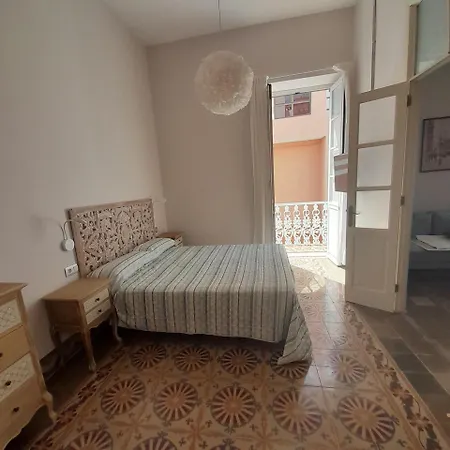 La Casa De La Esquina *